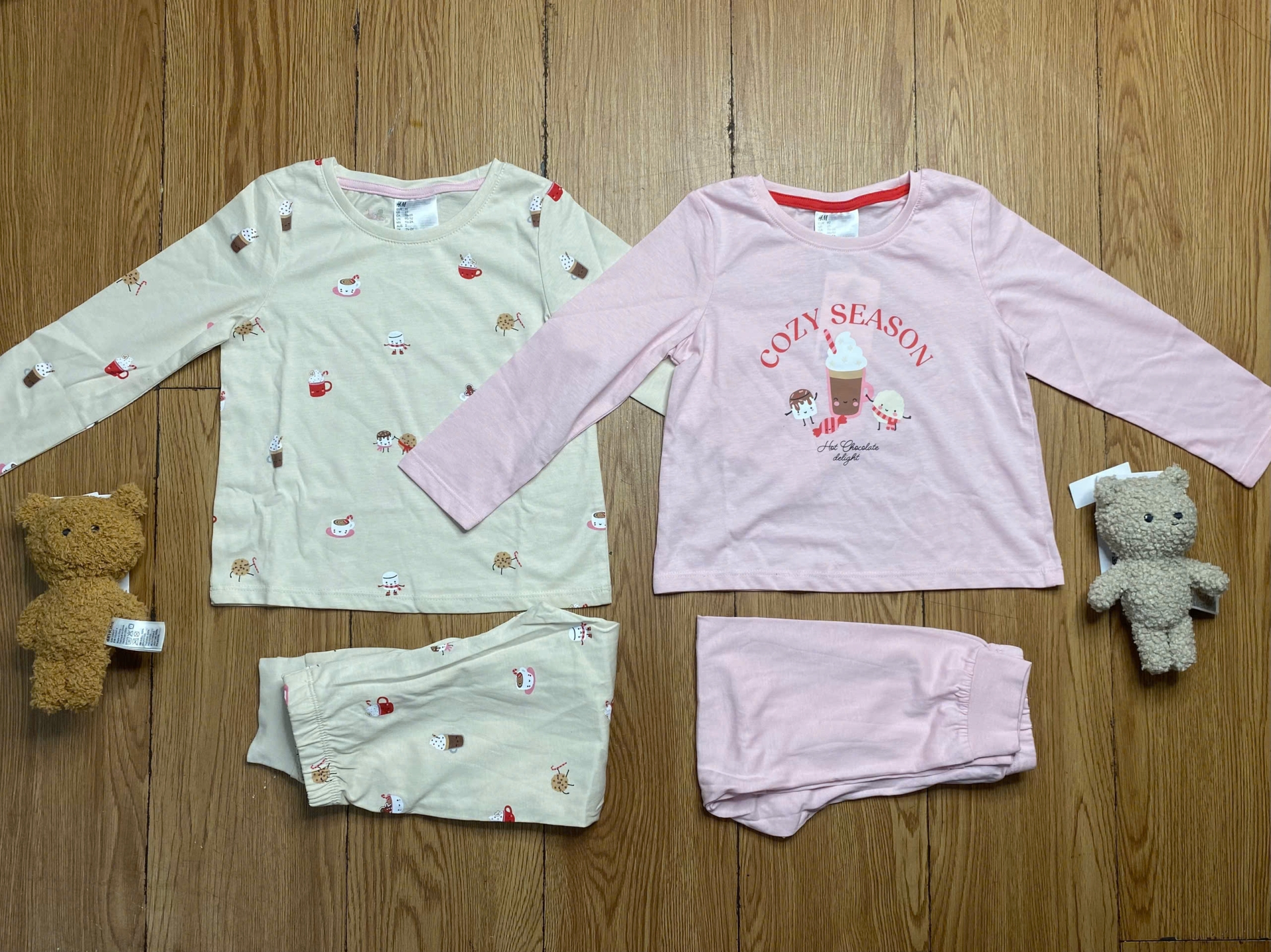 set 2 đồ bộ dài tay màu hồng và be cupcake and cafe