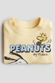 áo thun cộc tay màu vàng snoopy peanuts H&M 2y - 3y