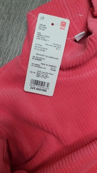 Áo thun tay dài cao cổ màu hồng Uniqlo cho bé