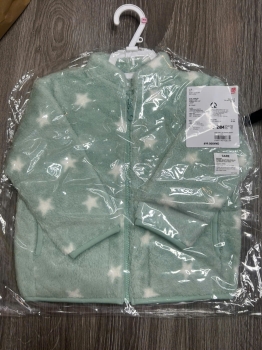 áo lông cừu UNIQLO màu xanh cho bé