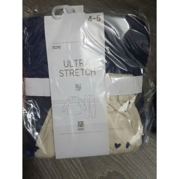 Bộ pyjama dài tay UNIQLO chấm bi cho bé