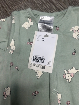 Body ngủ H&M xanh họa tiết thỏ